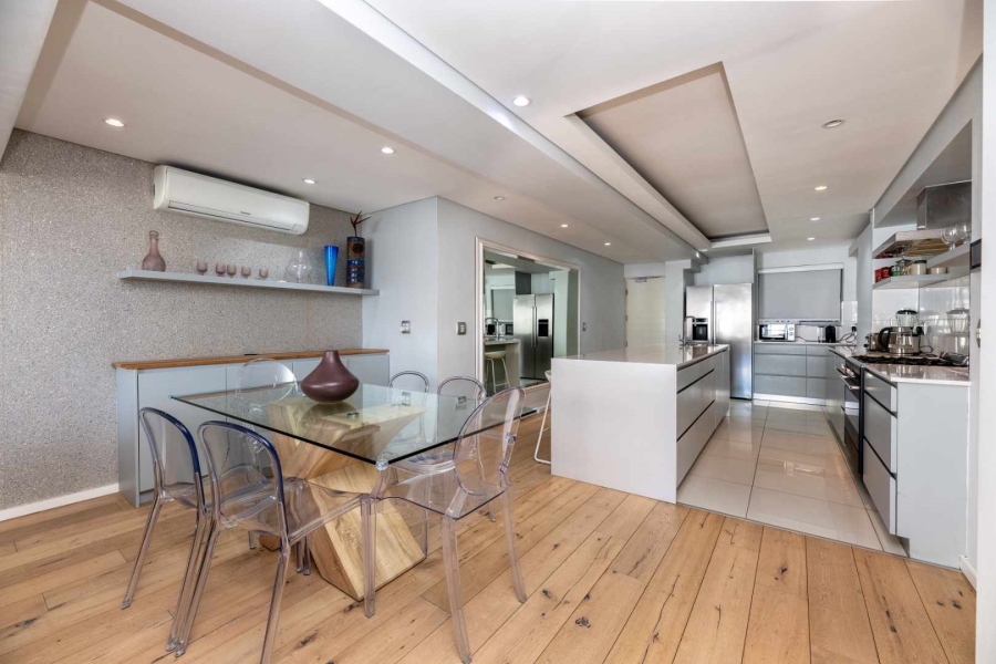 3 Bedroom Property for Sale in Sea Point Western Cape